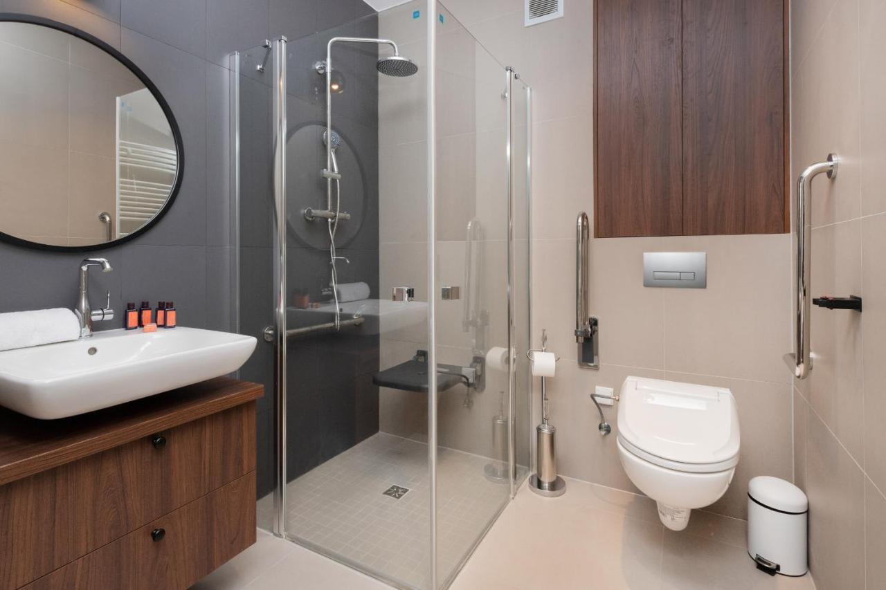 Superior Apartment With Balcony & Parking Gdansk By Noclegi Renters Prestige Екстер'єр фото