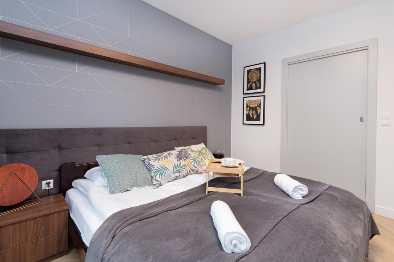 Superior Apartment With Balcony & Parking Gdansk By Noclegi Renters Prestige Екстер'єр фото